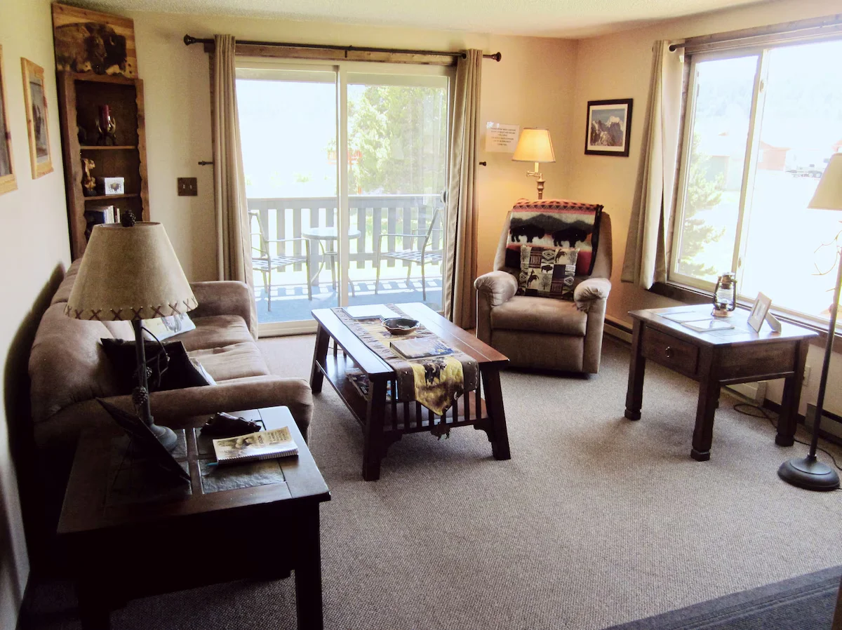 Bison Hideaway Condo - fully updated, warm & inviting Yellowstone Retreat for 2